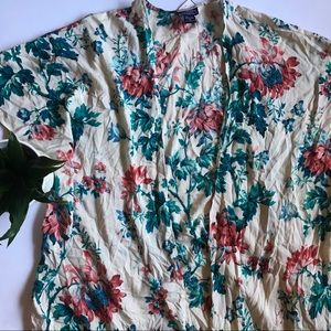 Short Sleeve Flowy Floral Kimono